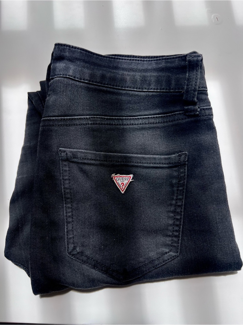 GUESS Black Skinny Women's Jeans with Signature Triangle Patch
